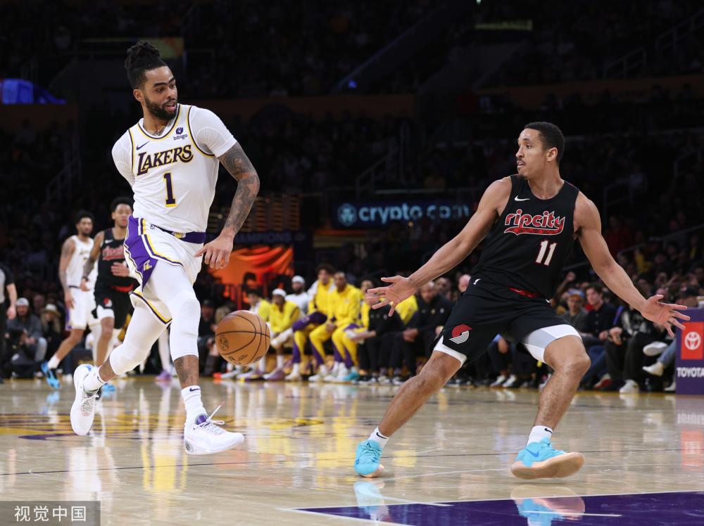 她在最后一 她在最后一