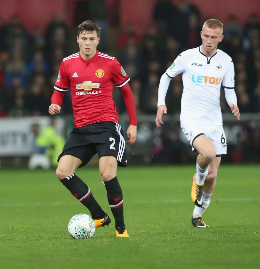 竞争激烈的 竞争激烈的